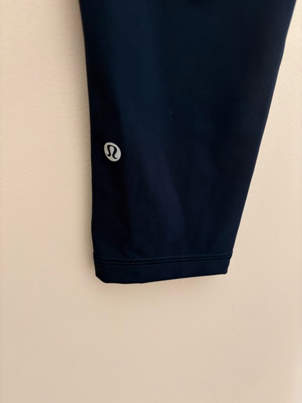 Lululemon navy swift speed HR Leggings w/ Side Pockets Size 4 - Picture 4 of 4